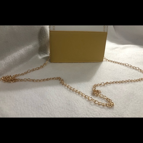 Cute mustard yellow crossbody - Picture 8 of 8